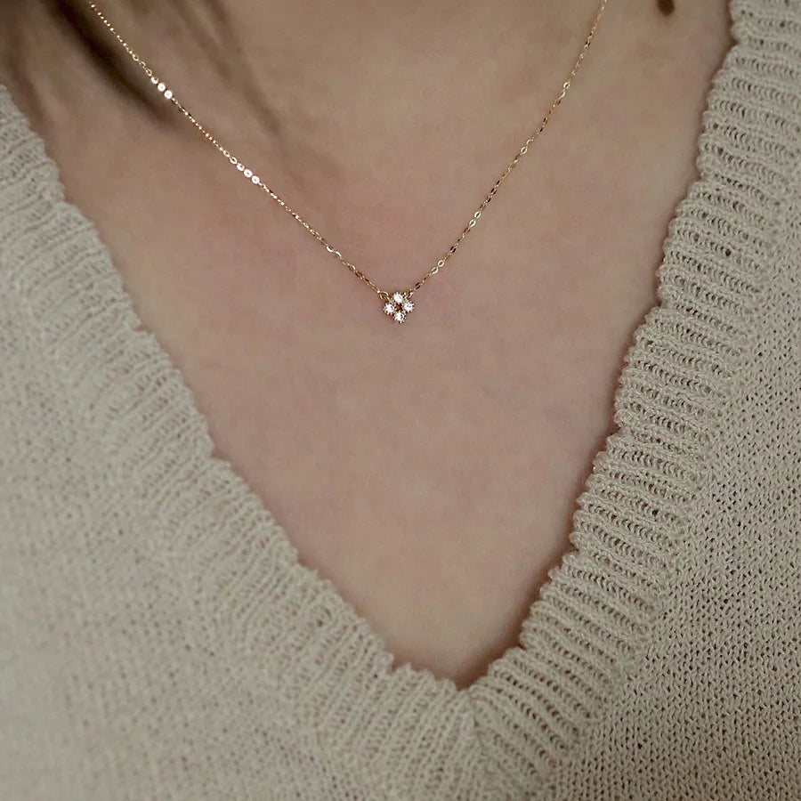 Nerva Zircon Flower Necklace