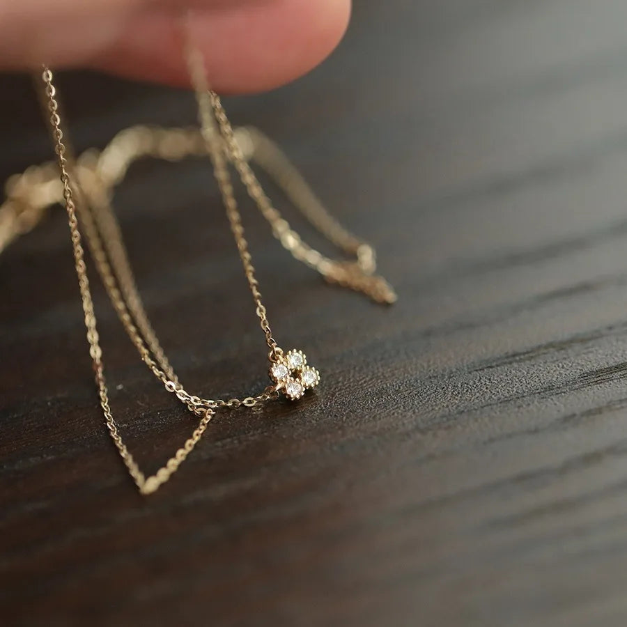 Nerva Zircon Flower Necklace